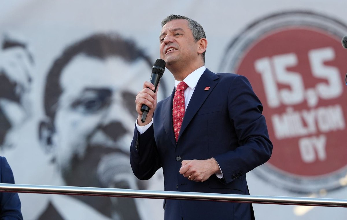 ajansoteki's tweet photo. Özgür Özel'den Süleyman Soylu'ya:

''Bir insan nasıl 550 kişiye 'terörist' diyecek, işinden aşından edecek, sonra da 'yalan söyledim' diyecek kadar aşağılık olabilir mi?" https://t.co/arfaESAMCK