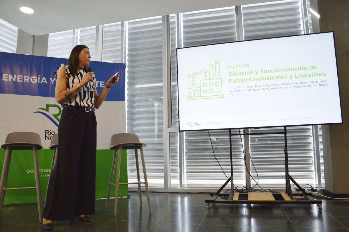 IMPULSO A LOS PARQUES INDUSTRIALES DEL ALTO VALLE📣

✍️Hoy se realizó un encuentro que tuvo como eje la aplicación del nuevo régimen de promoción productiva, que busca readecuar los parques de cara a los nuevos proyectos energéticos.

🤳+Info: acortar.link/BDxulo.