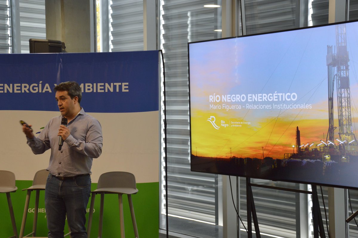EnergiaRN's tweet photo. IMPULSO A LOS PARQUES INDUSTRIALES DEL ALTO VALLE📣

✍️Hoy se realizó un encuentro que tuvo como eje la aplicación del nuevo régimen de promoción productiva, que busca readecuar los parques de cara a los nuevos proyectos energéticos.

🤳+Info: https://t.co/HAme5adZUo. https://t.co/XsL3B96vVx