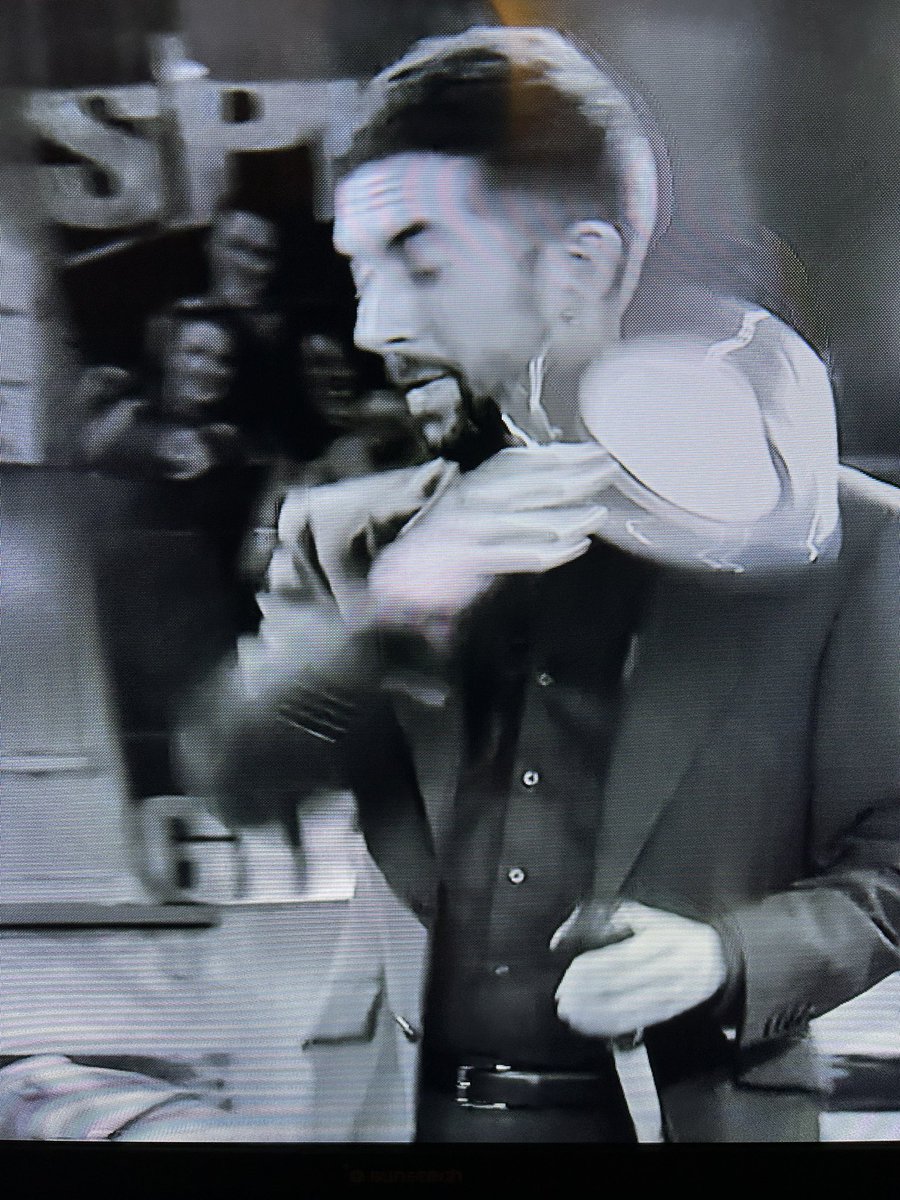 David, perdónanos por el misil, ha sido con amor en nombre de HepatoZetas y los enfermos y trasplantados hepáticos de FNETH, toda visibilidad es buena ❤️‍🩹 #LaRevuelta #LaRevueltaTVE Gracias a los que nos estáis compartiendo 🥰