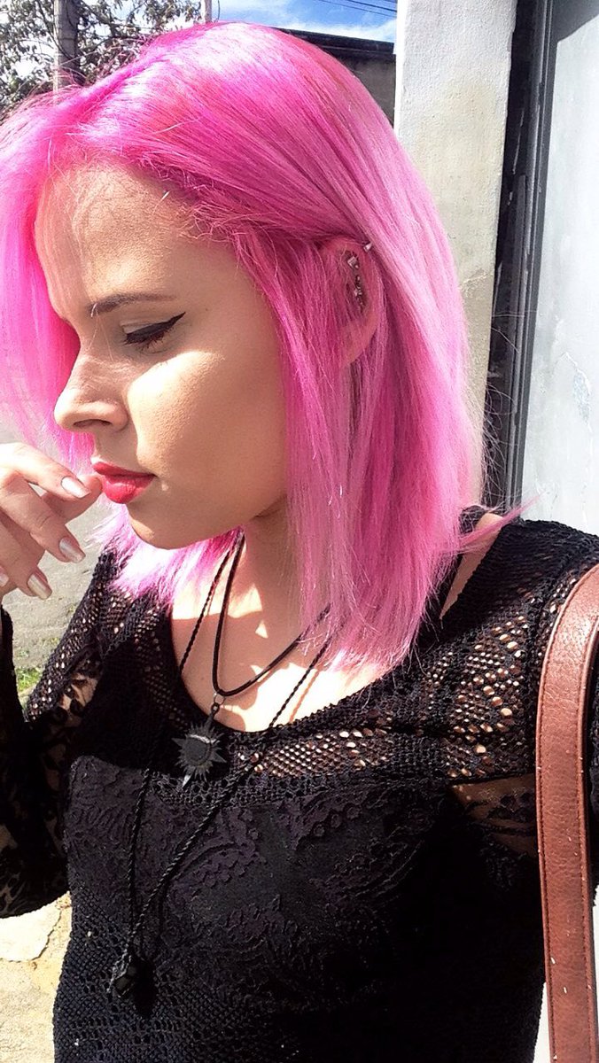 haebyeoI's tweet photo. Amo meu cabelo hoje em dia, mas as vezes eu sinto falta de como ele era quando eu tinha 18 anos 😭😭😭😭 https://t.co/TKOnRBGyP5