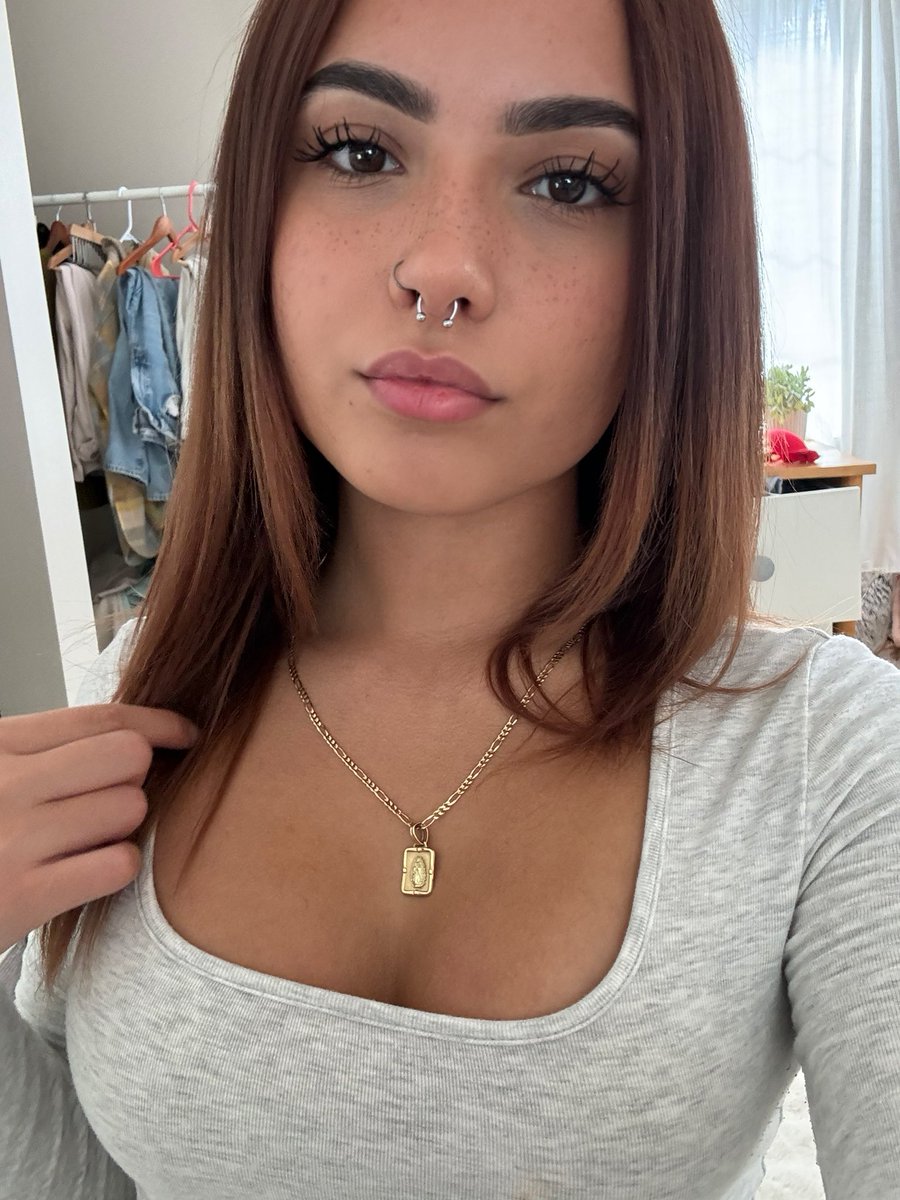 gigi tweet media