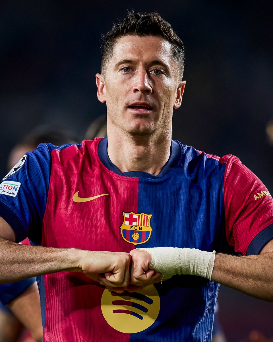 brfootball's tweet photo. LEWA. AGAINST DORTMUND. AGAIN. 😤 https://t.co/A4GDnOlhtc