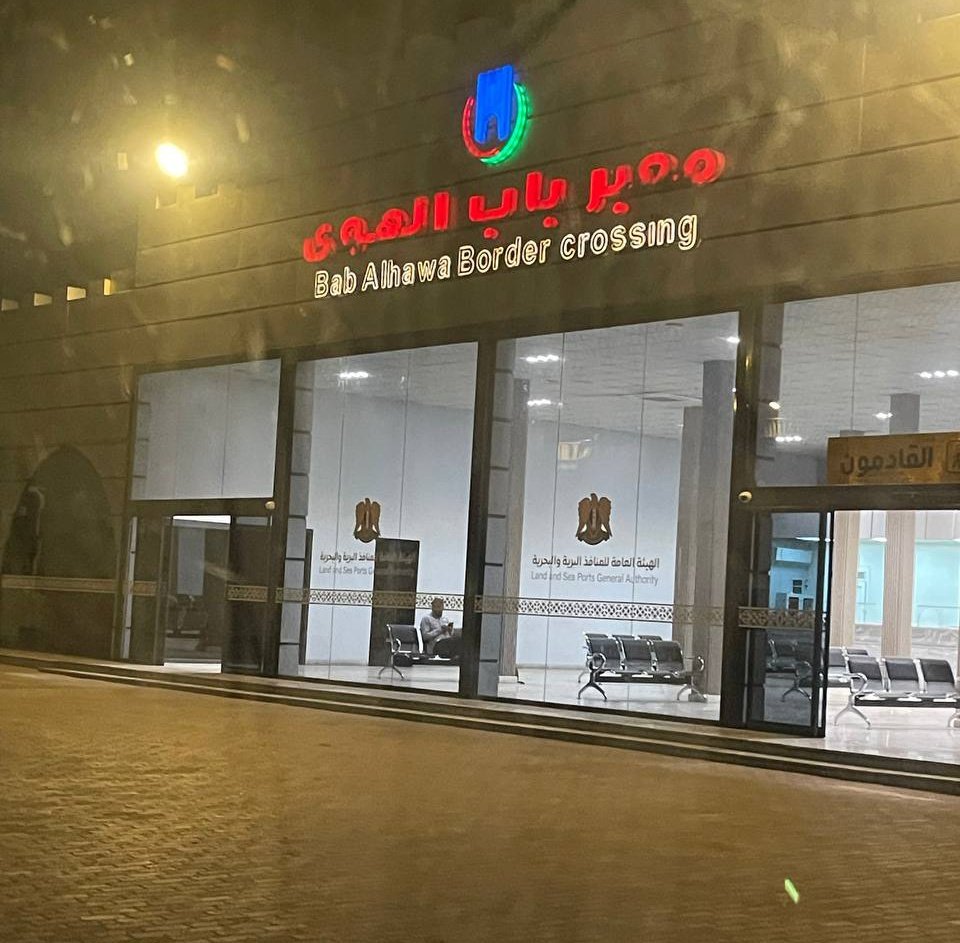 0llrty's tweet photo. راجع بشوقي ولهفتي من غربتي
راجع لربعي وديرتي ومحبوبتي

هنا سوريا 📍💚 https://t.co/dFCfR4D8Z2
