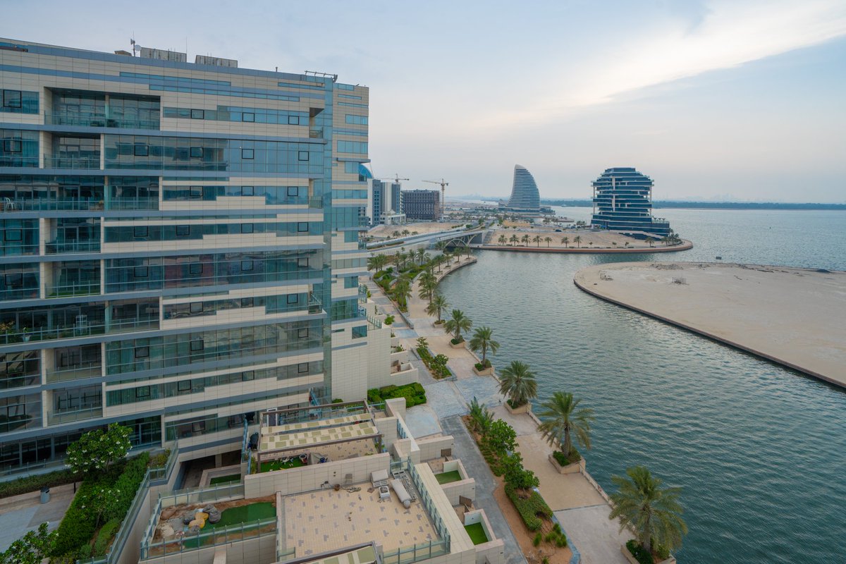 AmirRodwan22's tweet photo. #Lamar_Residences 
#Al_Raha_Beach_Abu_Dhabi 
Apartment Duplex 
3BHK+ 3 Living + Maid Room + Terrace + 2 Balcony+ Pantry 
Size: 3750sqf
Partial see view + City View 
High Floor
Price 🔥 Hot Deal 
Contact me for viewing
#Abu_Dhabi 
#Real_Estate
#investment
#Raha_Beach https://t.co/jcnc9nCeHO