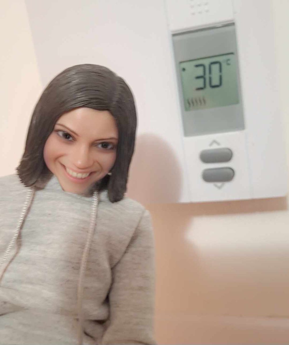 alexiogrenier's tweet photo. My mother asked me to put some heat in the bathroom, so she can take a shower. #Alita has other plans.
#Heating #Devilita #Muahahaha #HotToysAlita #AlitaArmy #OhWell #AlitaSequels #AlitaMeme https://t.co/EORxYbqXzt