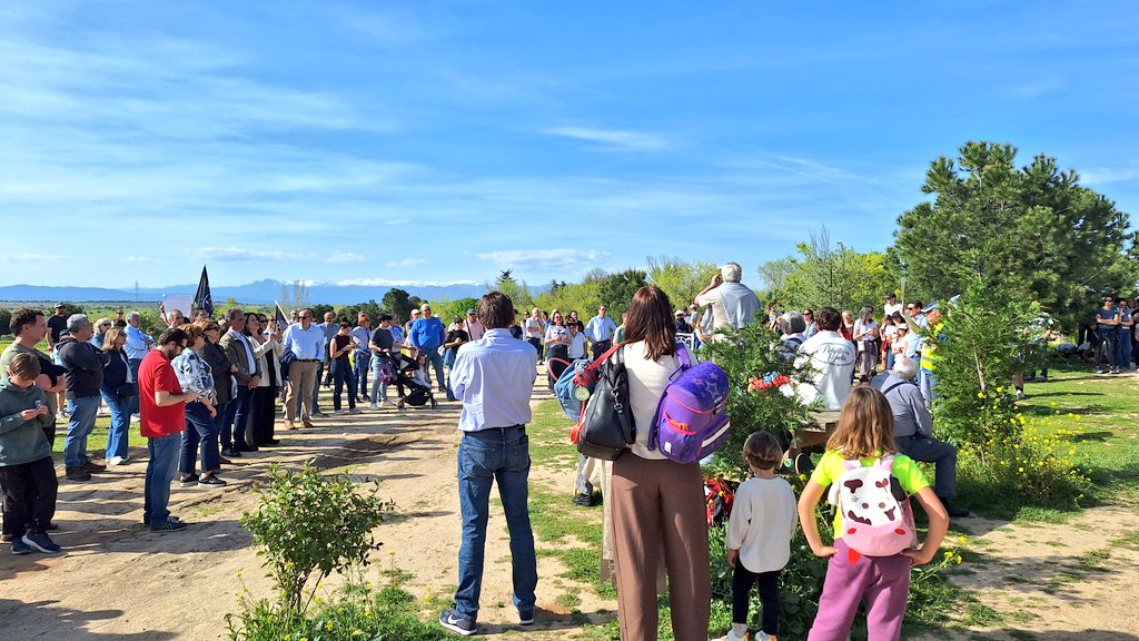 AVMontecarmelo's tweet photo. NO nos rendiremos 
NO nos tomarán el pelo
NO nos callaremos

SÍ protegeremos este #TesoroDeMadrid
SÍ protegeremos a los #6000niños de #Montecarmelo
SÍ lucharemos x #MegaCantónConSelurDelNoroeste a zona industrial

@AlmeidaPP_ @bcarabante @Mtnezparamo cumplan su promesa: CONSENSO https://t.co/vV8VcDbyyB