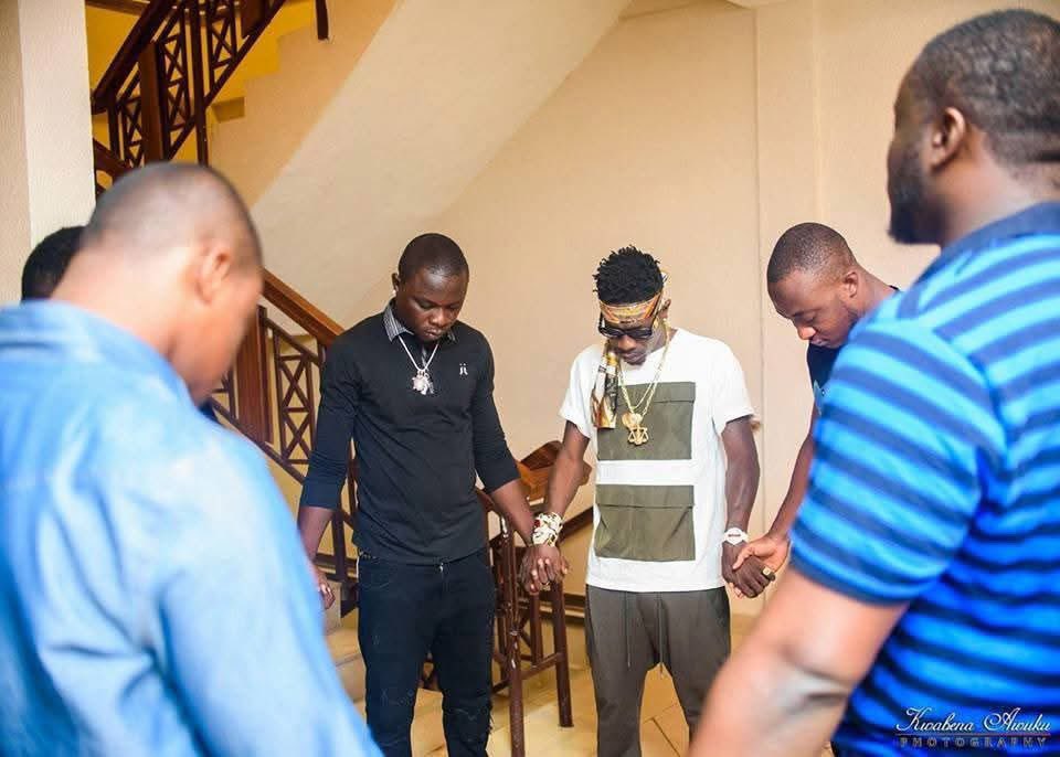 realquobbie's tweet image. #flashback In #2016年: SHATTA WALE performed 118 tracks from #NoTime to #Kakai in Nima 🔥🔥🔥
#TheAfricanKingAlbum #WelcomeToAfrica (shatta movement) 🎤🔥🔥