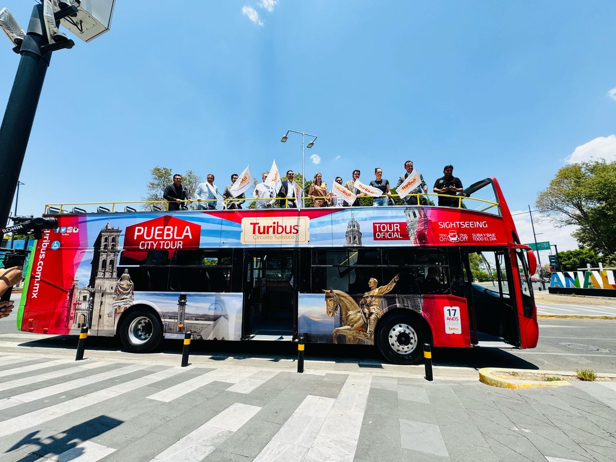 turibuscdmx's tweet photo. Dimos el banderazo de salida al Tour de Mezcal Puebla, una nueva aventura para celebrar el sabor, la historia y la cultura de esta bebida ancestral. 

¡Sube al Turibus! 🚌😎#Turimezcales https://t.co/5NdRP0gJ5z