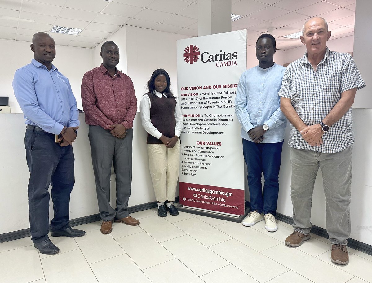 CaritasGambia's tweet photo. BUILDING BRIDGES 

Honored to receive a team from DCAF Gambia. 
Both parties shared works in various sectors in the country and discussed possible strategic partnership in future. 
We are grateful for the opportunity and looking forward to an impactful collaboration.
#Caritas https://t.co/sPVxE1AML8