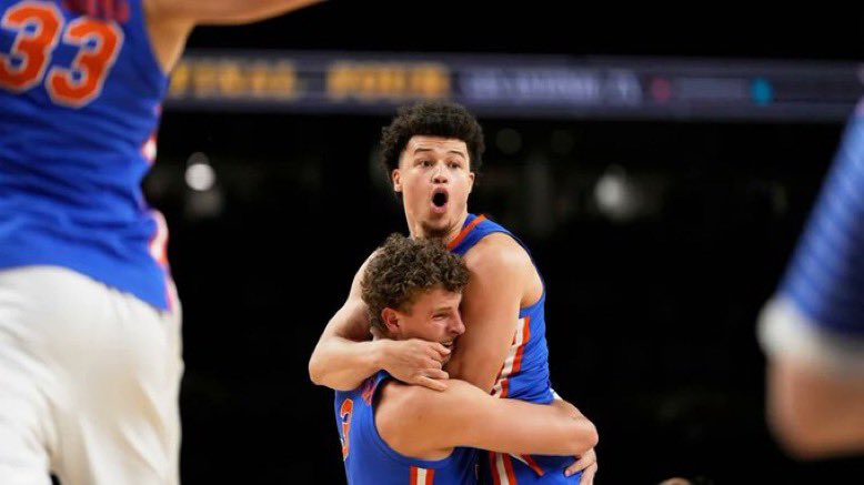 prestonnwalshh's tweet image. Holding Micah when he was down to him holding Clayton when they were all the way up🐊❤️