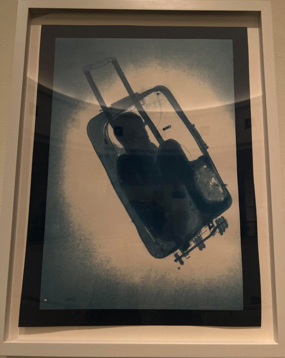 💭-6 تا از عجیب ترین تصاویر گرفته شده توسط دستگاه X-Ray در پایانه های مرزی :

1-فردی که میخواد درون چمدان از مرز عبور کنه.