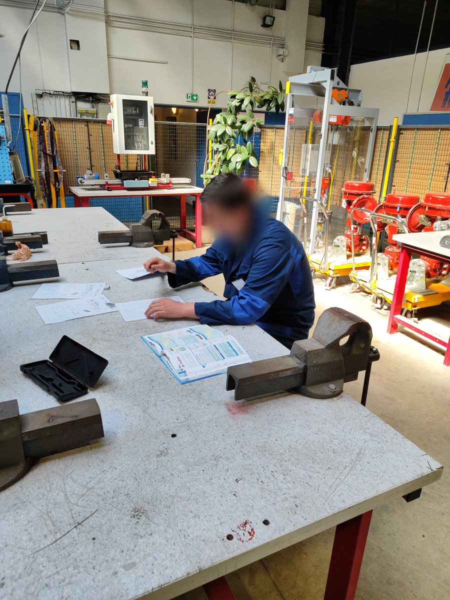 Lycée Louis Armand Eaubonne tweet media