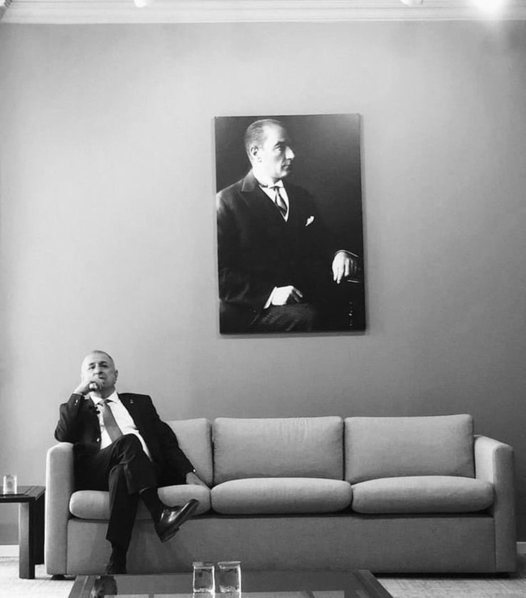 Ulu önderimiz Mustafa Kemal Atatürk’ü hiçbir zaman kalbimizden silip atamayacaksınız. Türk gençleri her zaman onun açtığı yoldan, onun gösterdiği hedefe durmadan yürüyecek!