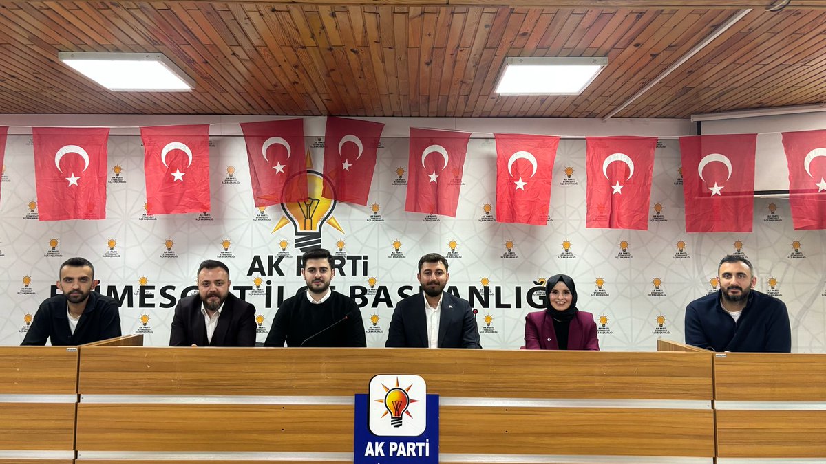 akgencetimesgut's tweet photo. Haftalık olağan yönetim kurulu toplantımızı, ilçe Gençlik Kolları Bașkanımız Sn @emrecanklc başkanlığı , İl Gençlik Kolları Başkan yardımcımız ve yerel yönetimler birim başkanımız Sn. @tugbaipekkkk , İl koordinatörümüz Sn. @cengiz_06c , Etimesgut Belediye meclis üyemiz Sn. @_VolkanCOSKUN'un katılımlarıyla gerçekleştirdik.
@avyusufibis @osmannazlier @avhalilatasoy @fethi_duygulu06 @_emrecanklc_