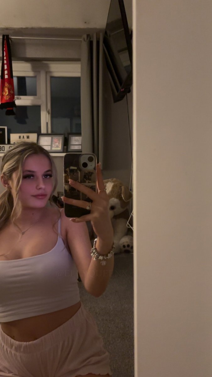 ellyqueenx's tweet photo. chav brats make you leakkk https://t.co/MTuIdmR0YZ