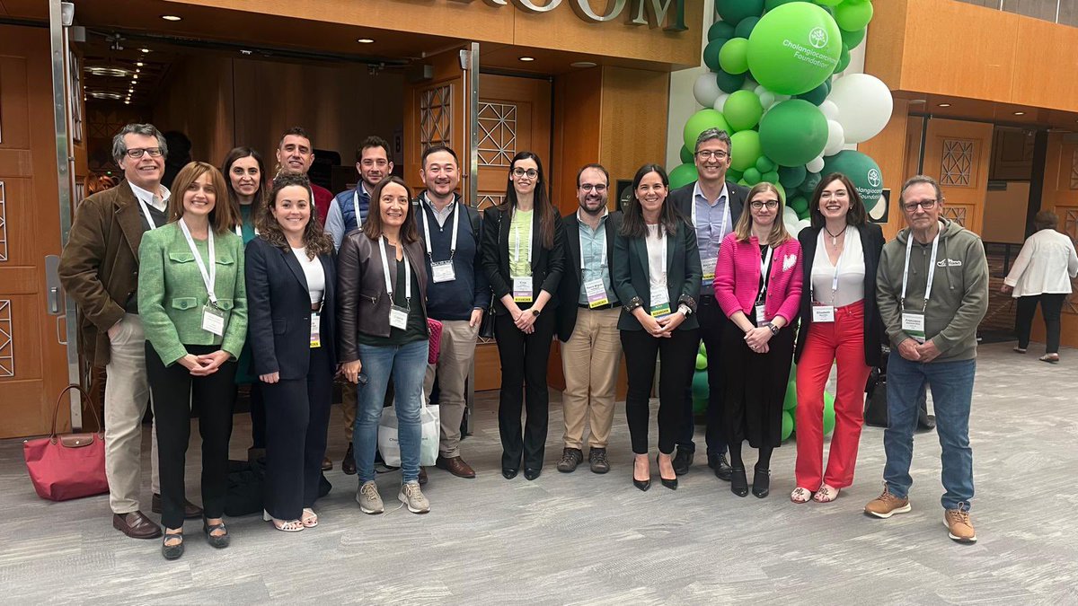 Asociación de Tumores de Vías Biliares (@atuvibi) on Twitter photo Con la delegación española en #ccfac25 de <a href="/curecc/">Cholangiocarcinoma Foundation</a> que se celebra estos días en Salt Lake City. 💚
<a href="/DrAngelaLamarca/">Angela Lamarca</a> <a href="/MacarullaTeresa/">Teresa Macarulla</a> <a href="/JesusMBanales/">Jesus Bañales</a> <a href="/Alexfornergon/">Alejandro Forner</a> <a href="/vicenttianfr/">TIAN TIAN</a> <a href="/rirmacias/">Rocío IR Macías</a>
#curecc #colangiocarcinoma #tumoresdelavíabiliar Con la delegación española en #ccfac25 de <a href="/curecc/">Cholangiocarcinoma Foundation</a> que se celebra estos días en Salt Lake City. 💚
<a href="/DrAngelaLamarca/">Angela Lamarca</a> <a href="/MacarullaTeresa/">Teresa Macarulla</a> <a href="/JesusMBanales/">Jesus Bañales</a> <a href="/Alexfornergon/">Alejandro Forner</a> <a href="/vicenttianfr/">TIAN TIAN</a> <a href="/rirmacias/">Rocío IR Macías</a>
#curecc #colangiocarcinoma #tumoresdelavíabiliar