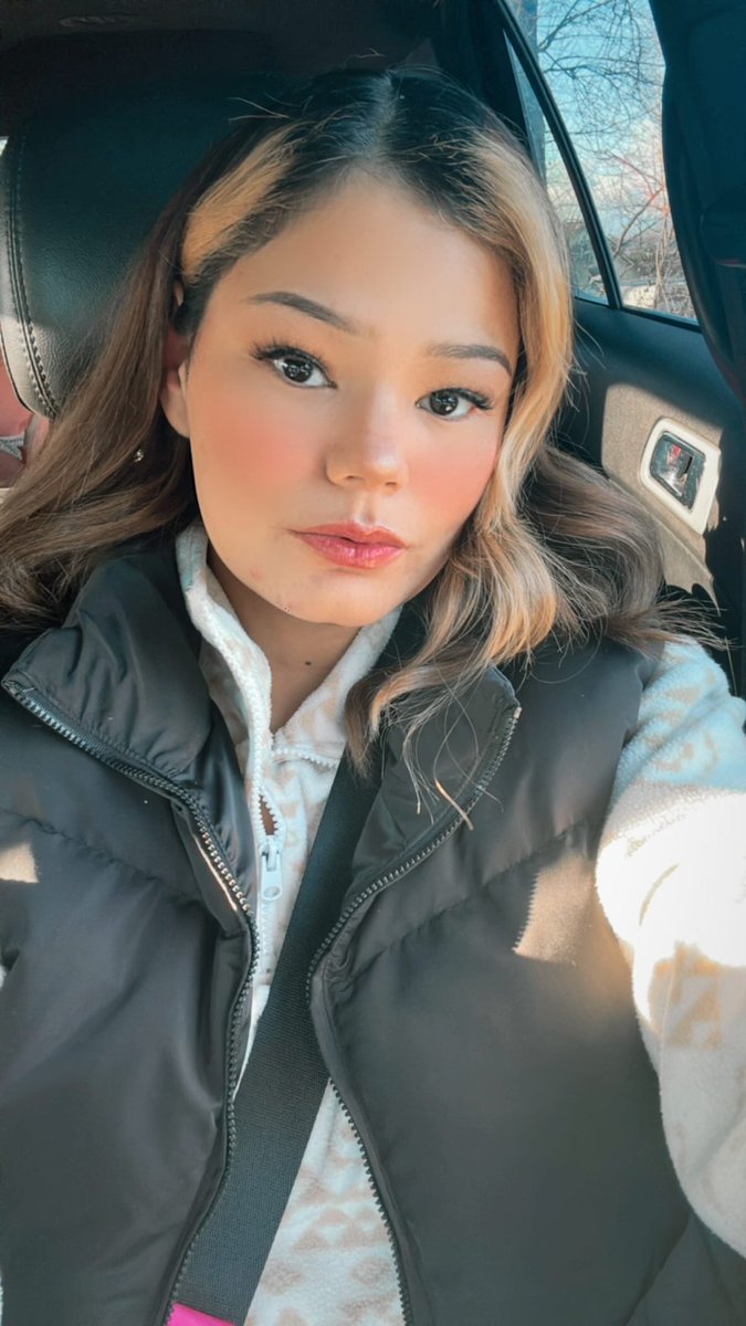 CourtneyIron's tweet photo. hi, its been a while X.🍃🙂‍↔️ https://t.co/s4xatgktcH
