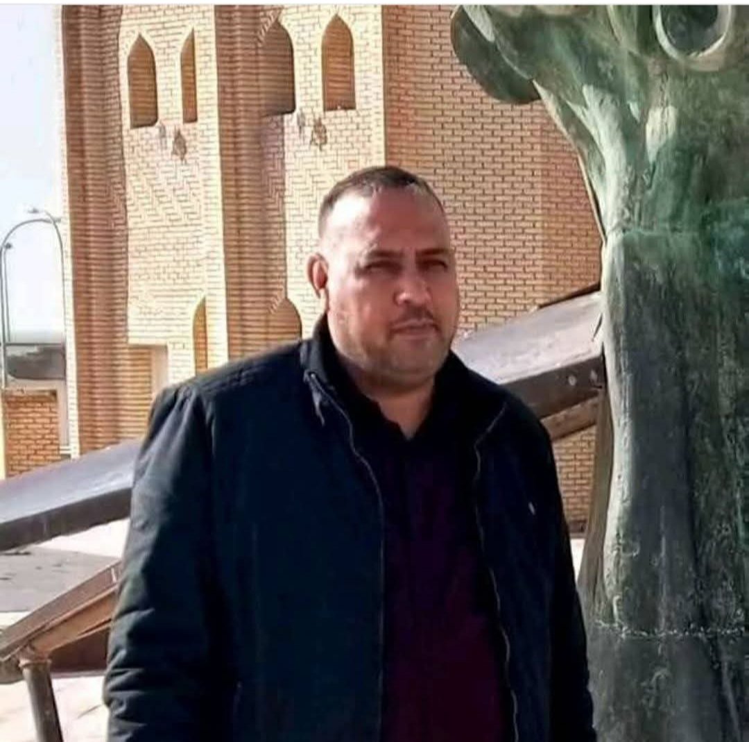 hussein61349258's tweet photo. وفاة المشجع الزملكاوي علي شوقي بسكتة قلبية في محافظة اسيوط عقب هزيمة الزمالك وتوديع الكونفدرالية 

الجمهور بيموت علي حال الزمالك و مجلس الإدارة لسه موجود في مكانه عشان يعمل مصالح علي مشاعر و قهر جماهير الزمالك علي حال النادي لدرجة الموت
#رحيل_مجلس_لبيب_الرخيص https://t.co/9SdjRqrQFF
