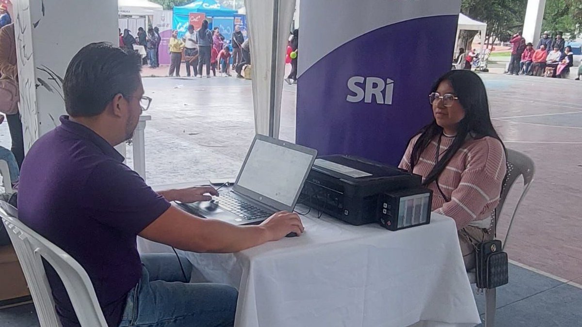 SRIoficialEc's tweet photo. #SRIzonal1

En la parroquia El Jordán del cantón Otavalo, nuestra #BrigadaMóvil brinda servicios tributarios como apertura y actualización de RUC a la ciudadanía del sector.

#ElNuevoEcuador https://t.co/4MMixkhI33