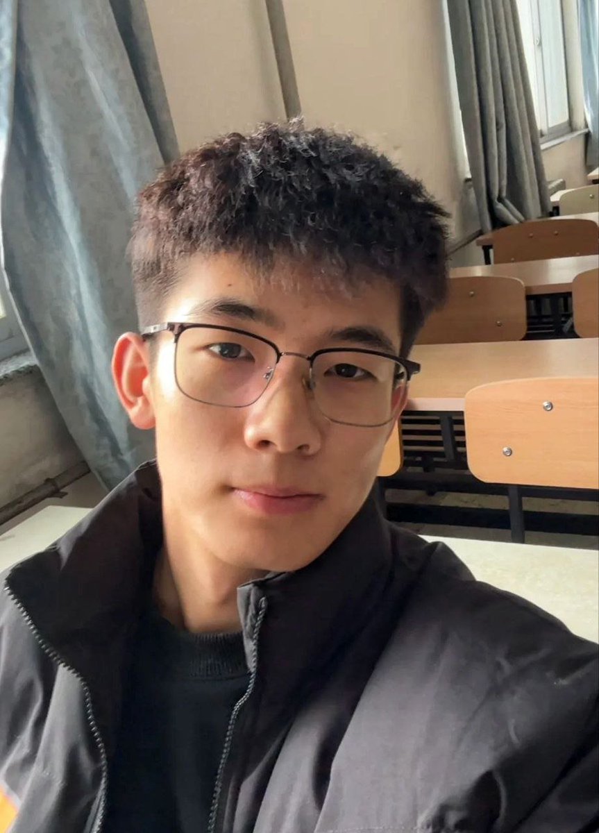 RetzlaffTa62038's tweet photo. 教室里又只剩下我一个人了 不干点刺激的事情来发推都说不过去了 暴露一波 有没有想蹲在💺下面开吃的 #可联名 #男大 #合适可约 https://t.co/JZr2tDbahO
