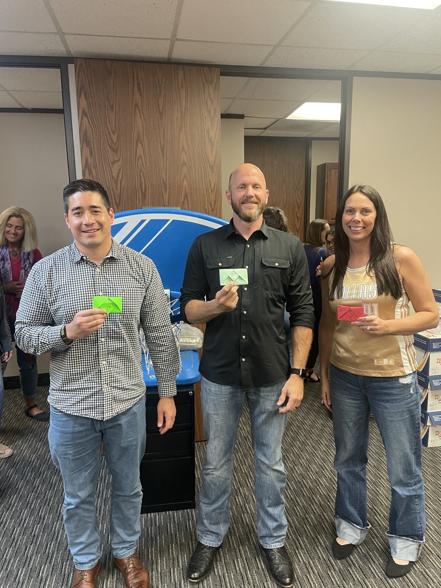 Unique_HR's tweet photo. Last week, we turned up the heat with our own March Madness bracket challenge!🏀 Let’s just say, the competitive spirit was alive and well! From bracket predictions to a few unexpected upsets, it was the kind of friendly chaos that brought everyone together. https://t.co/rLByCP97bO