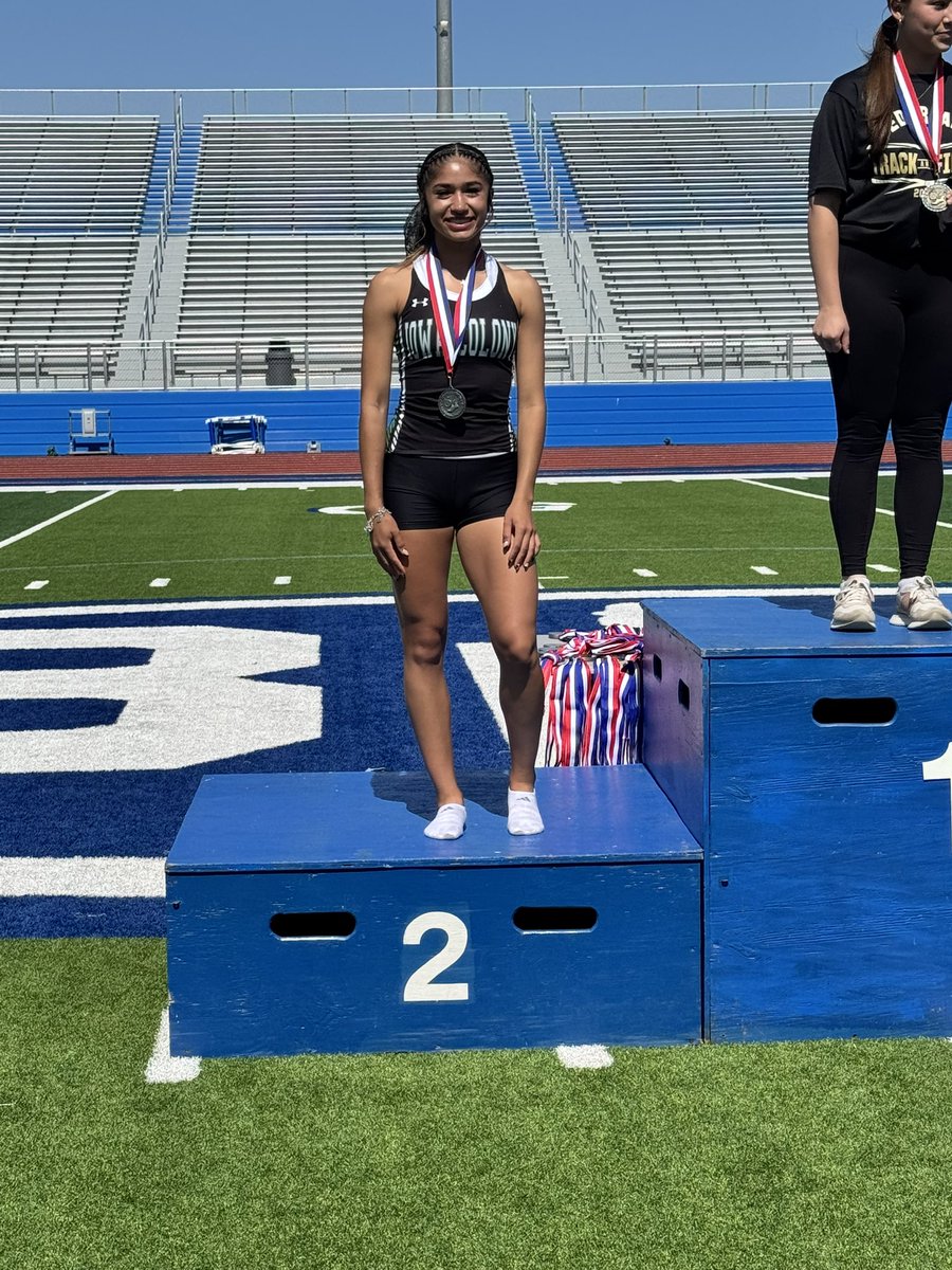 3200M Regional Qualifier, Kat Canchola! 

<a href="/k_canchola_/">Katherine Canchola</a> 
#BLAZE🔥