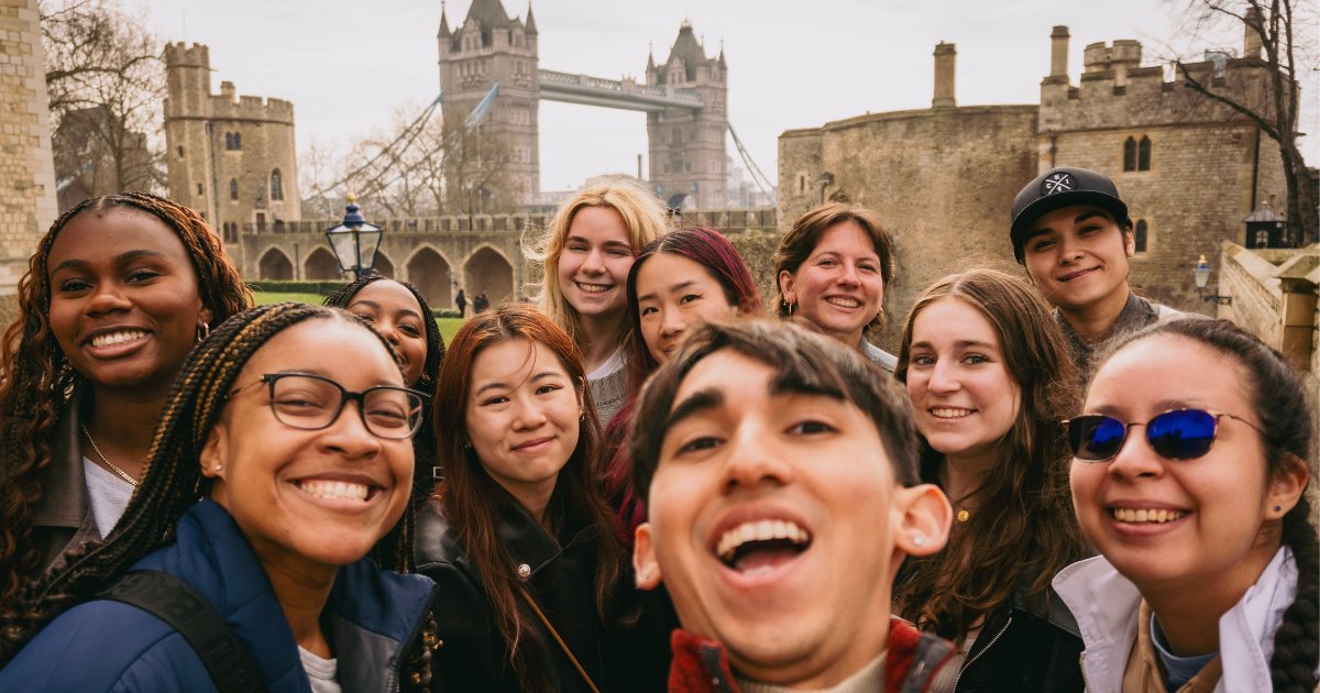 Northwestern Medill (@medillschool) on Twitter photo A group of BSJ students recently traveled to London where they reported on arts, culture and entertainment. Their experience included a graffiti walking tour where they learned about city architecture, seeing a show at the Olivier Theatre and a trip to <a href="/CondeNast/">Condé Nast</a>'s London office. A group of BSJ students recently traveled to London where they reported on arts, culture and entertainment. Their experience included a graffiti walking tour where they learned about city architecture, seeing a show at the Olivier Theatre and a trip to <a href="/CondeNast/">Condé Nast</a>'s London office.