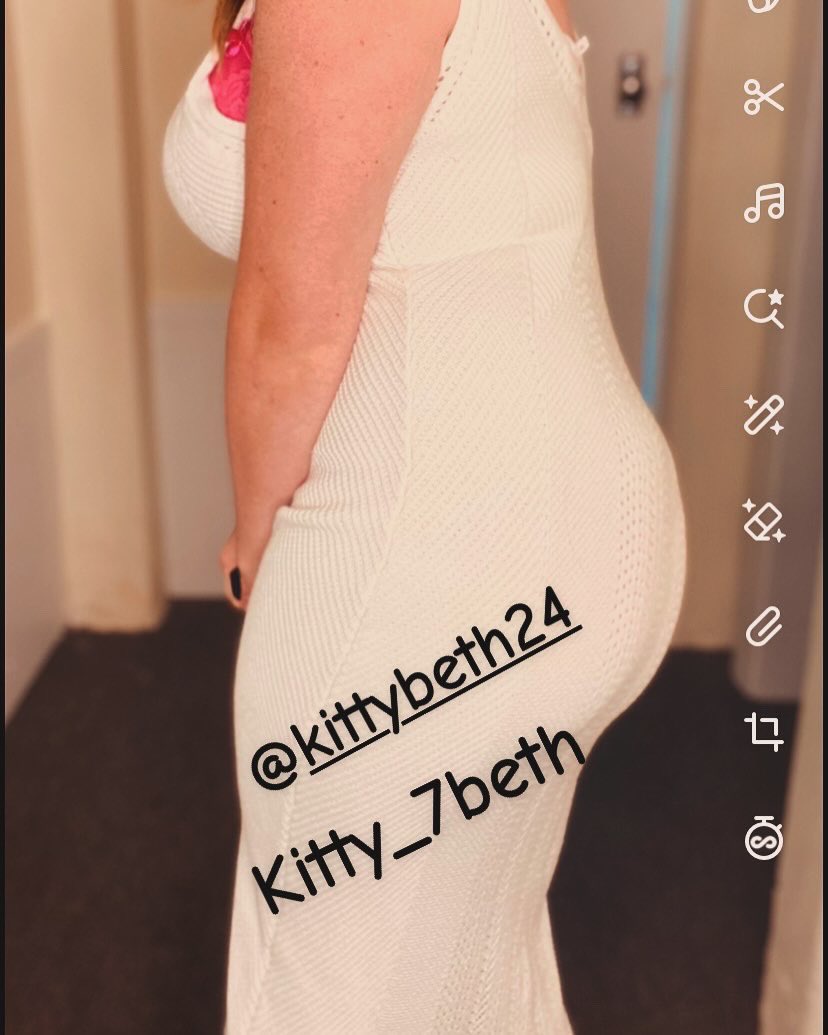 KFro0152895's tweet photo. Feeling sexy in this🥰😘
Wanna see me without 😈😉
#BuyNow #buyingcontnent #onlyfans #piggy888 https://t.co/kLLG5ZaNIT