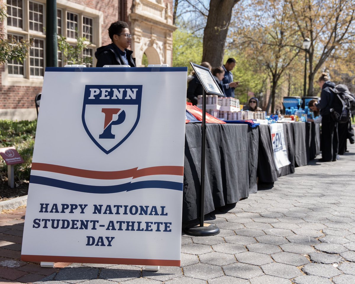 pennathletics's tweet photo. Showing our student-athletes some 𝙡𝙤𝙫𝙚 ❤️💙

#FightOnPenn x #NationalStudentAthleteDay https://t.co/WYt0v7Q5v1