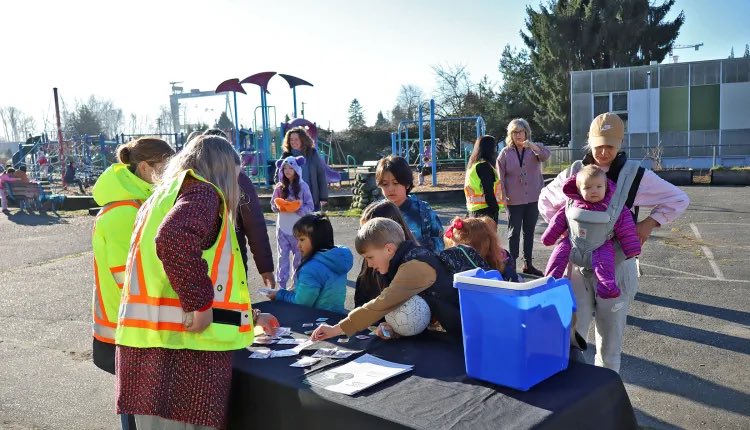 Thank You Sage Smith for story on the North Vancouver District’s Walking School Bus Initiative! It was a pleasure to support and collaborate with you! We all need to do our part in keeping kids safe as they go to and from school - be active!🚶🏼‍♀️🚴‍♂️🛴🚎  langaravoice.ca/walking-school…
