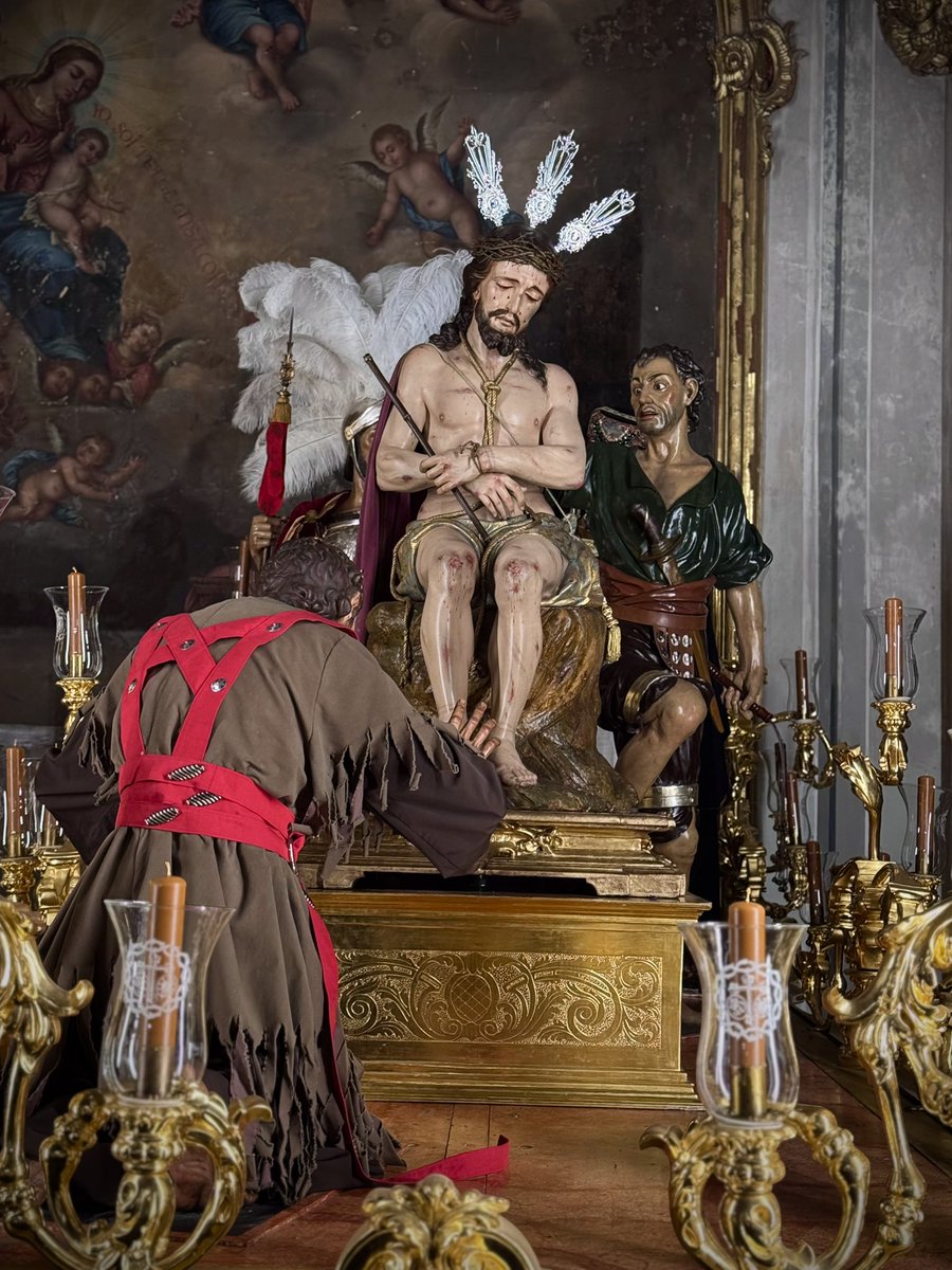 HumildadGranada's tweet photo. Ya se encuentra entronizada la venerada imagen del Señor de la Humildad, a la espera de un nuevo #MartesSanto, en su paso de misterio.

#LaCañilla #Oficial https://t.co/1jvfWOEuRO