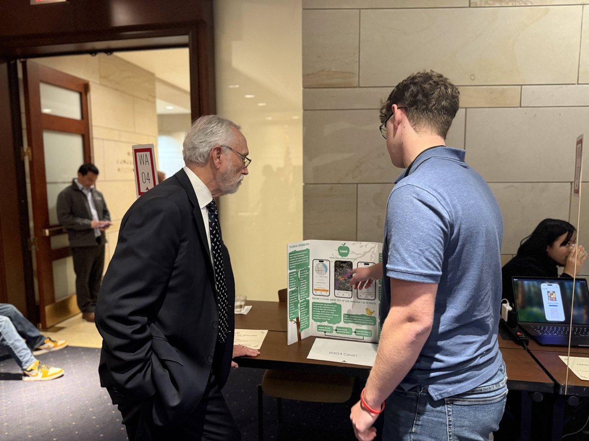 Today, I had the pleasure of meeting Jeffrey Noah, the winner of the Congressional App Challenge for Washington's Fourth District. His app, Canari, helps the agricultural industry address crop issues and protect our food supply. Congratulations Jeffrey!