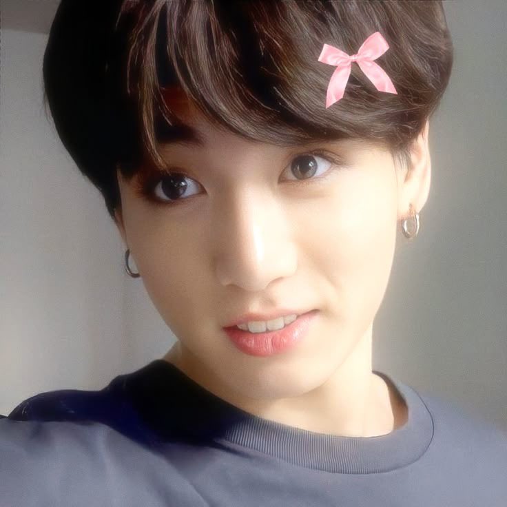 his eyes 🥹🎀