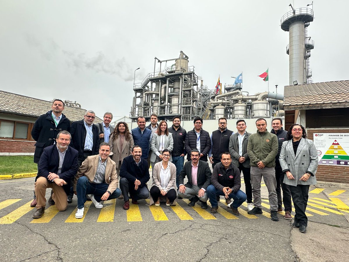 Corfo's tweet photo. Junto a @CorfoMaule, @CorfoOHiggins y el Subsecretario del @min_ciencia Cristian Cuevas visitamos la empresa Sugal 🍅 A través del Programa de Absorción Tecnológica y la Ley I+D buscan innovar para mejorar la productividad y sostenibilidad de sus procesos https://t.co/FEOiGvqIXq