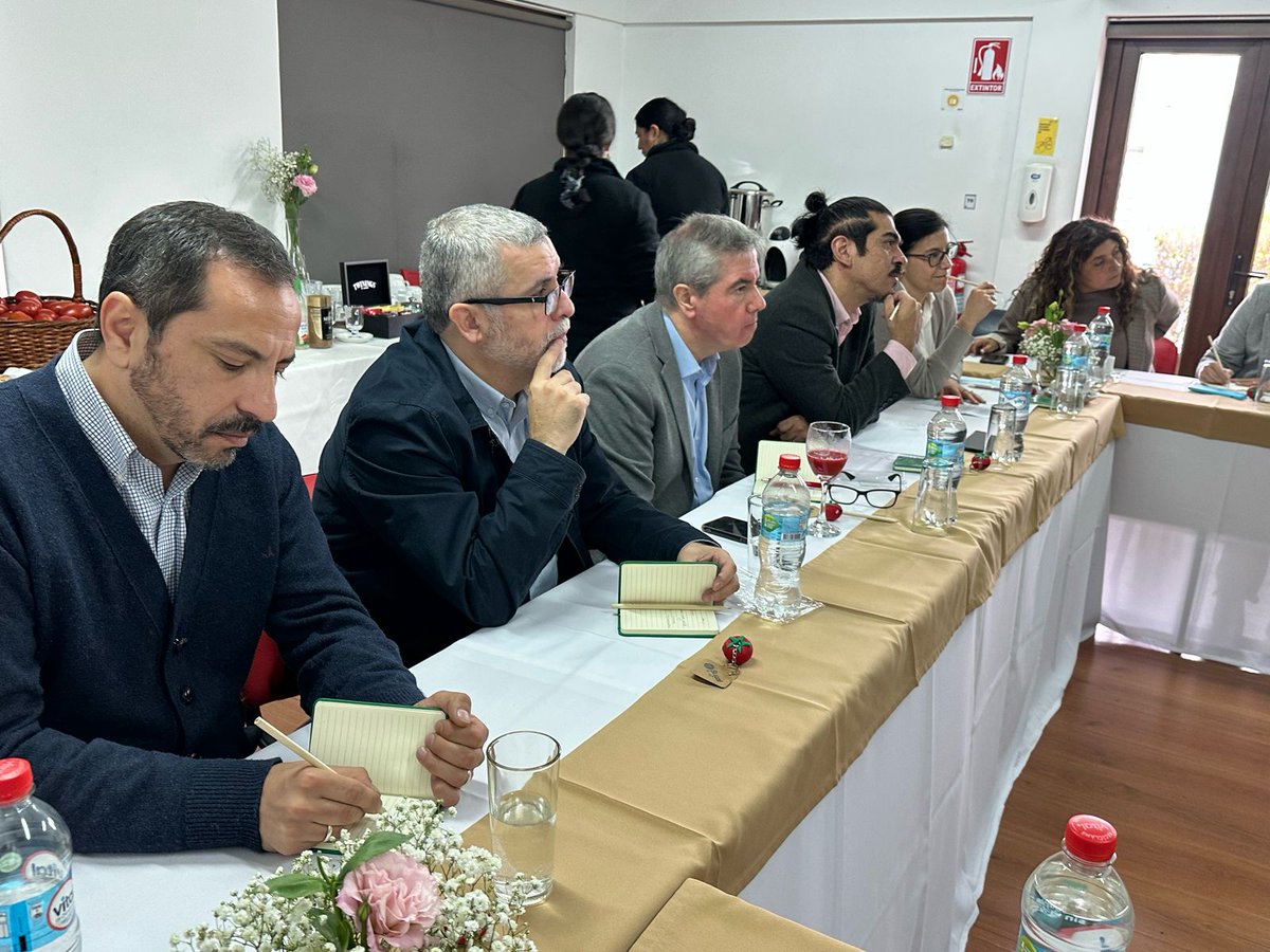 Junto a <a href="/CorfoMaule/">Corfo Maule</a>, <a href="/CorfoOHiggins/">Corfo O'Higgins</a> y el Subsecretario del <a href="/min_ciencia/">Ministerio de Ciencia</a> Cristian Cuevas visitamos la empresa Sugal 🍅 A través del Programa de Absorción Tecnológica y la Ley I+D buscan innovar para mejorar la productividad y sostenibilidad de sus procesos