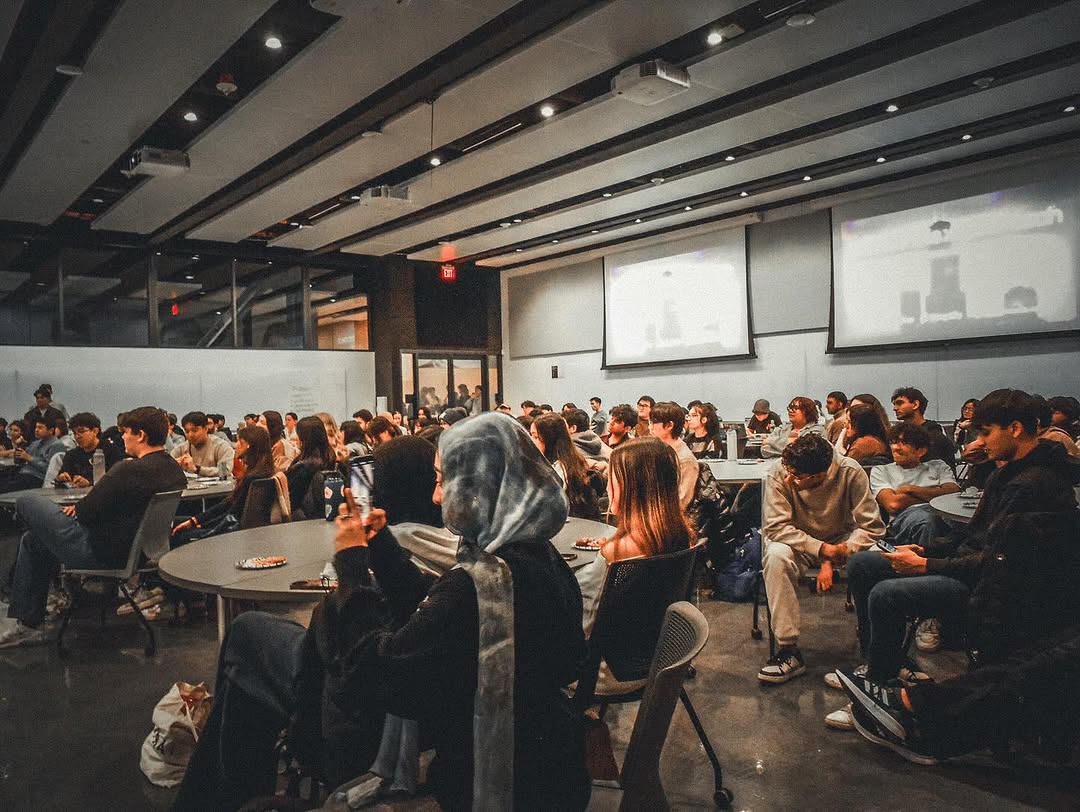 ishand's tweet image. uiuc has always produced some of the best engineering talent in the country—but historically, not many builders (sorry @pmarca)

buildillinois has changed that. in the past year, we've hosted retreats, hackathons, demo days, and firesides for thousands, collaborating with…