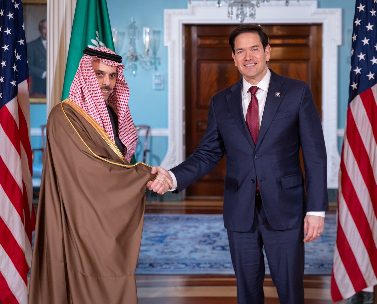 وزارة الخارجية 🇸🇦 (@ksamofa) on Twitter photo #واشنطن | سمو وزير الخارجية الأمير #فيصل_بن_فرحان <a href="/FaisalbinFarhan/">فيصل بن فرحان</a> يلتقي معالي وزير خارجية الولايات المتحدة الأمريكية السيد ماركو روبيو، بمقر وزارة الخارجية الأمريكية بالعاصمة واشنطن. #واشنطن | سمو وزير الخارجية الأمير #فيصل_بن_فرحان <a href="/FaisalbinFarhan/">فيصل بن فرحان</a> يلتقي معالي وزير خارجية الولايات المتحدة الأمريكية السيد ماركو روبيو، بمقر وزارة الخارجية الأمريكية بالعاصمة واشنطن.