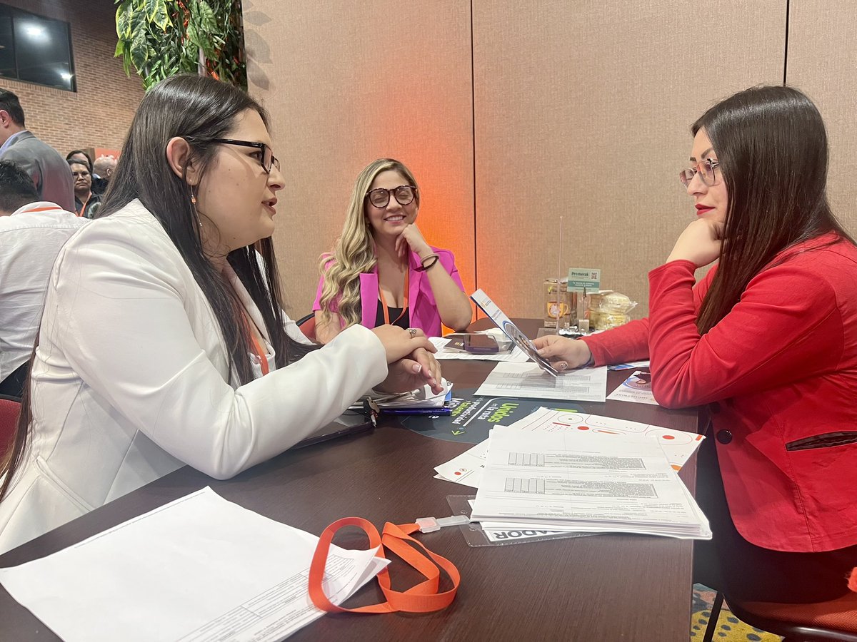 PROPAIS's tweet photo. Avanza la #Macrorrueda, en cada cita de negocios los empresarios ofertan con seguridad y confianza sus productos y servicios a las grandes empresas. 

Encuentros que seguirán para un conocimiento más cercano de la oferta y un posible cierre de negocio.

@Compensar_info https://t.co/0WOh1bVuvL