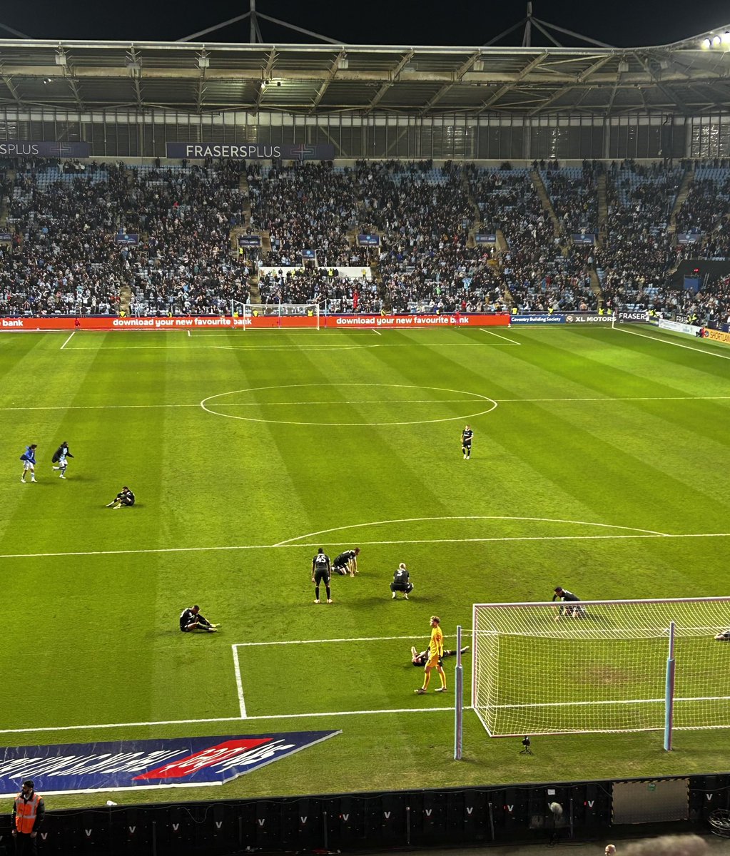 Rebecca Eleanor tweet media