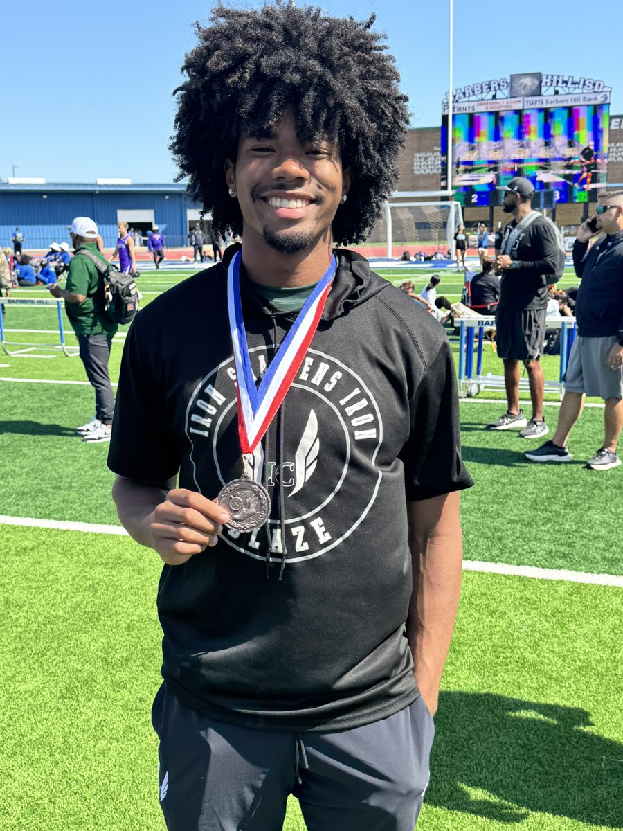 <a href="/k_canchola_/">Katherine Canchola</a> <a href="/CarsonWhite2027/">Carson White</a> Boys Triple Jump Regional Qualifier, Donald Wynn! 

<a href="/Wynn_Jumps/">Donald "Ducky" Wynn</a> 
#BLAZE🔥