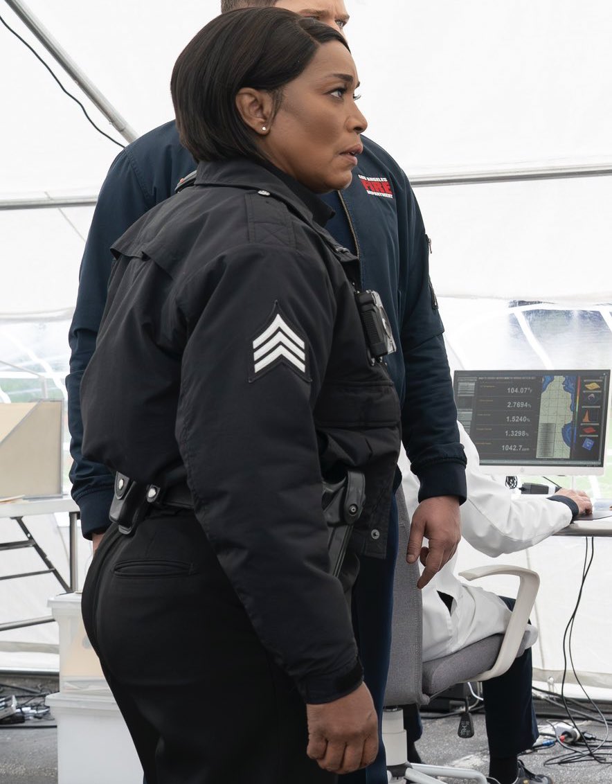 girl nobody looking at that damn lab rat