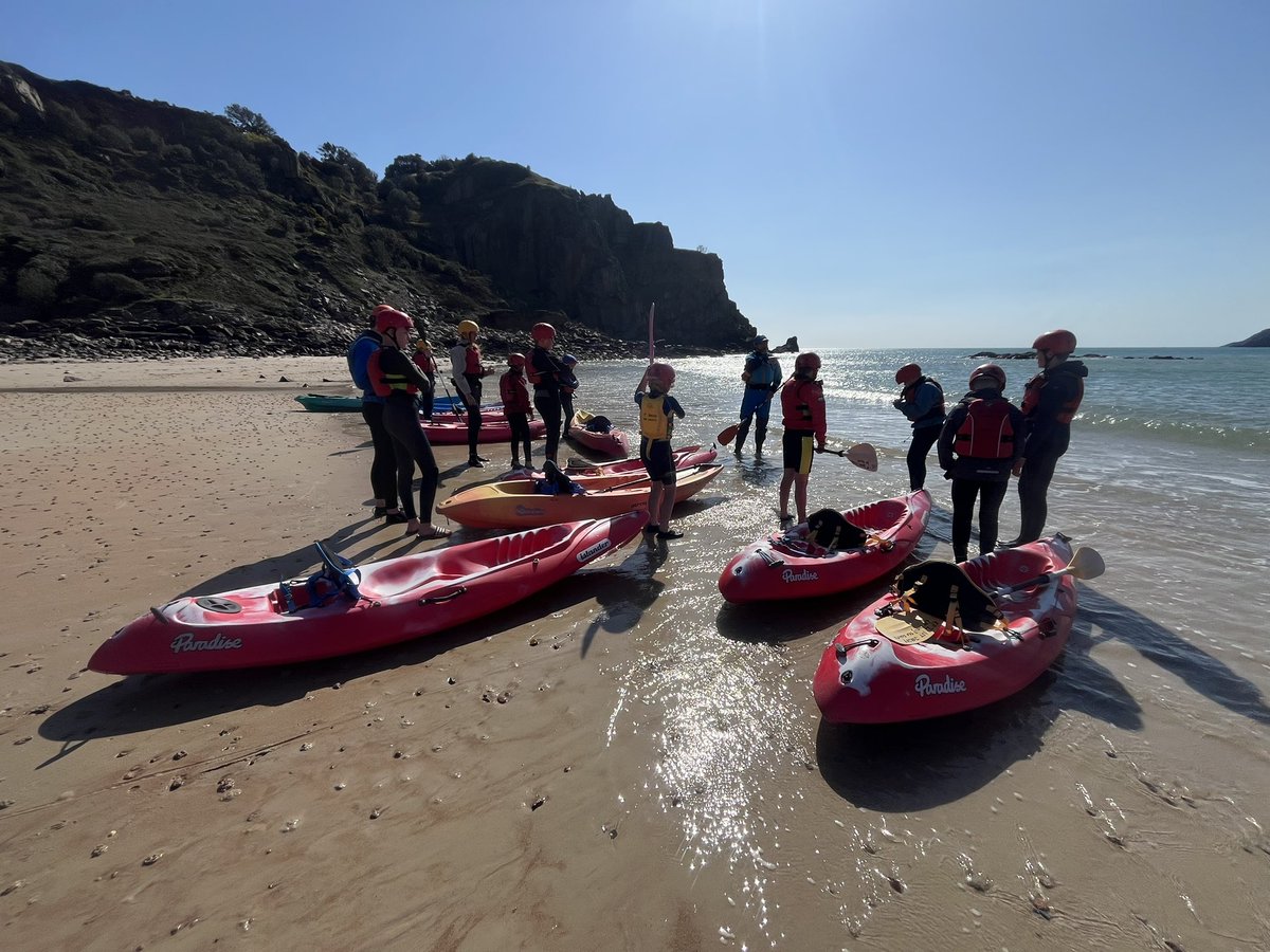 Watchetscouts's tweet image. Day 5 (Weds) our #ExplorerScouts completed their 3 day hike of the island, &amp;amp; overnight cycling expedition scouts returned, before a shopping visit in #StHellier &amp;amp; then beach time with #kayaking . #RNSeaScouts @MoorsAndCoastal @SomersetScouts @scouts