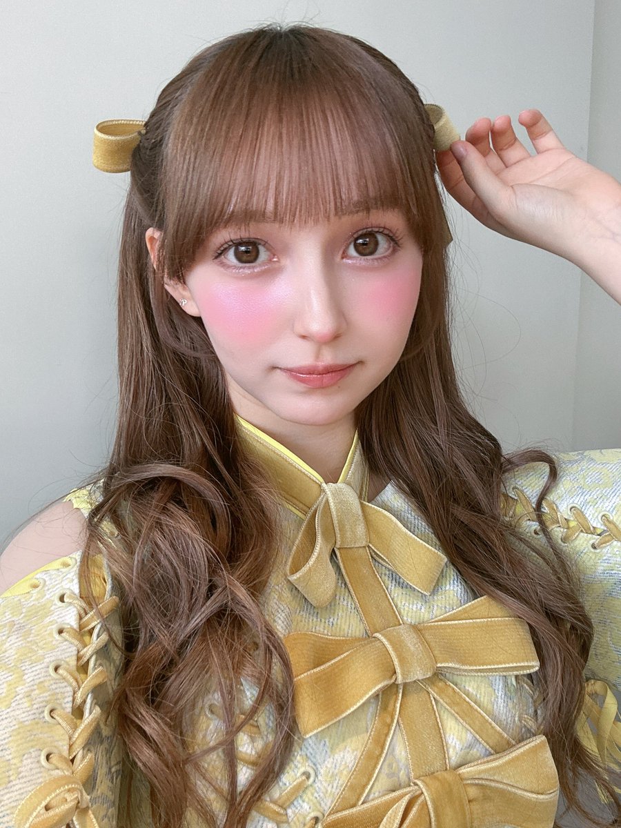 FRUITS ZIPPER 3周年おめでたい💮 3年前の自分の方が大人っぽく見え