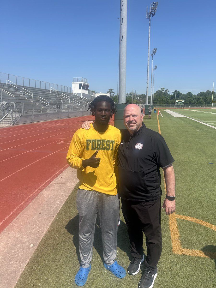 Justin Williams (@5starqb2) on Twitter photo It was good seeing <a href="/coachshields/">Ian Shields</a> again before i leave can’t wait to have you on the sideline calling plays It was good seeing <a href="/coachshields/">Ian Shields</a> again before i leave can’t wait to have you on the sideline calling plays