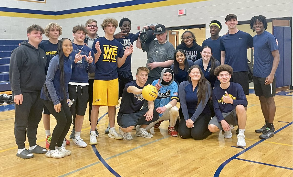 boroseniors26's tweet photo. Congratulations to the Seniors on winning the Powderpuff volleyball game tonight! And a huge thank you to the coaches and Mrs. Srp for organizing a fun and successful prom fundraiser! 🚀🏐 https://t.co/sbzig5fvQk