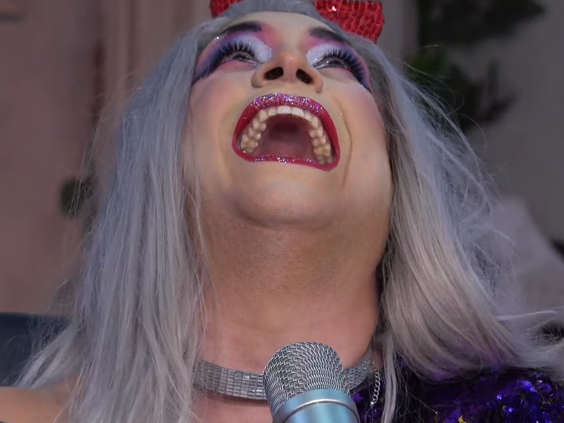 asi desde las 21 <a href="/estoeshaa/">Hay Algo Ahí</a> <a href="/tomasrebord/">Rebord Khan</a> #HAA #Miercolesdeputos