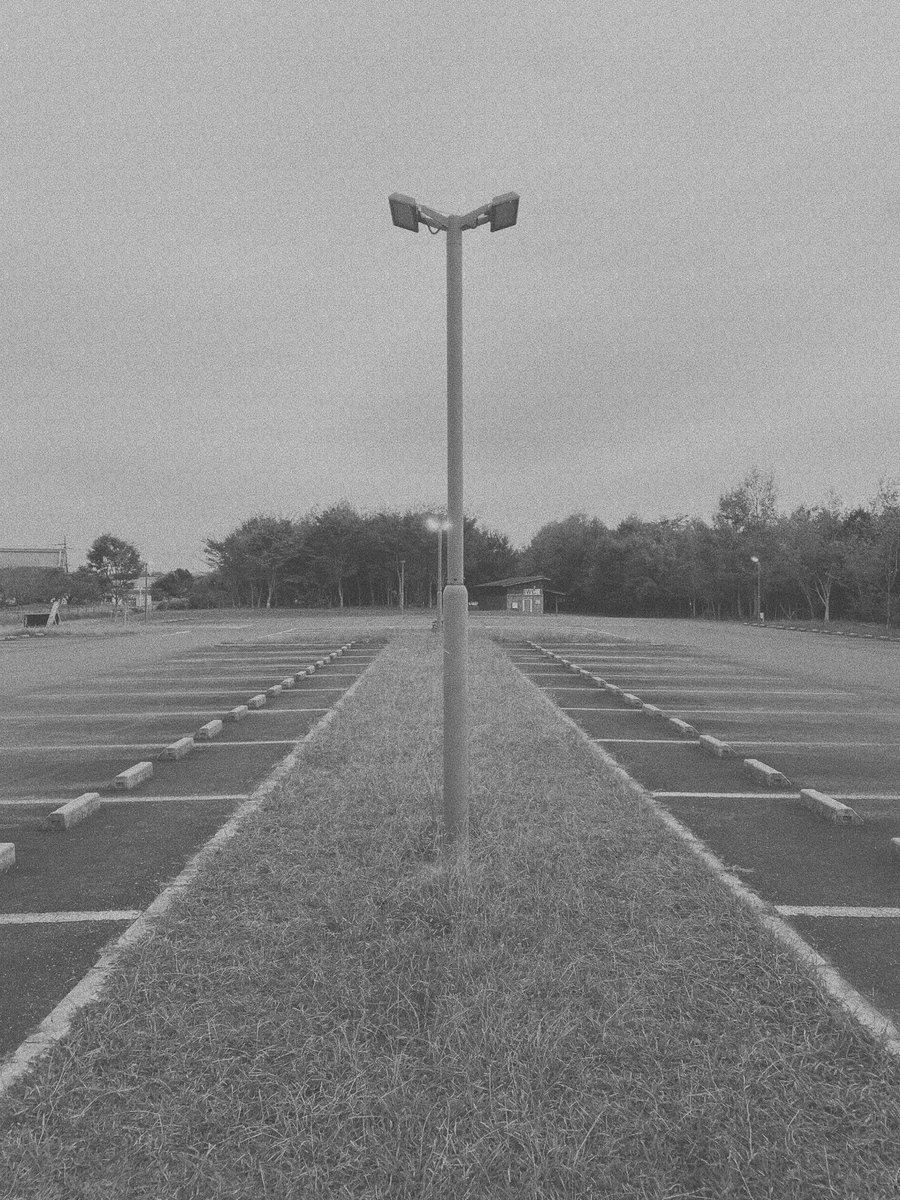 AgBr doesn’t simulate film.
It simulates memory. apps.apple.com/jp/app/agbr/id…