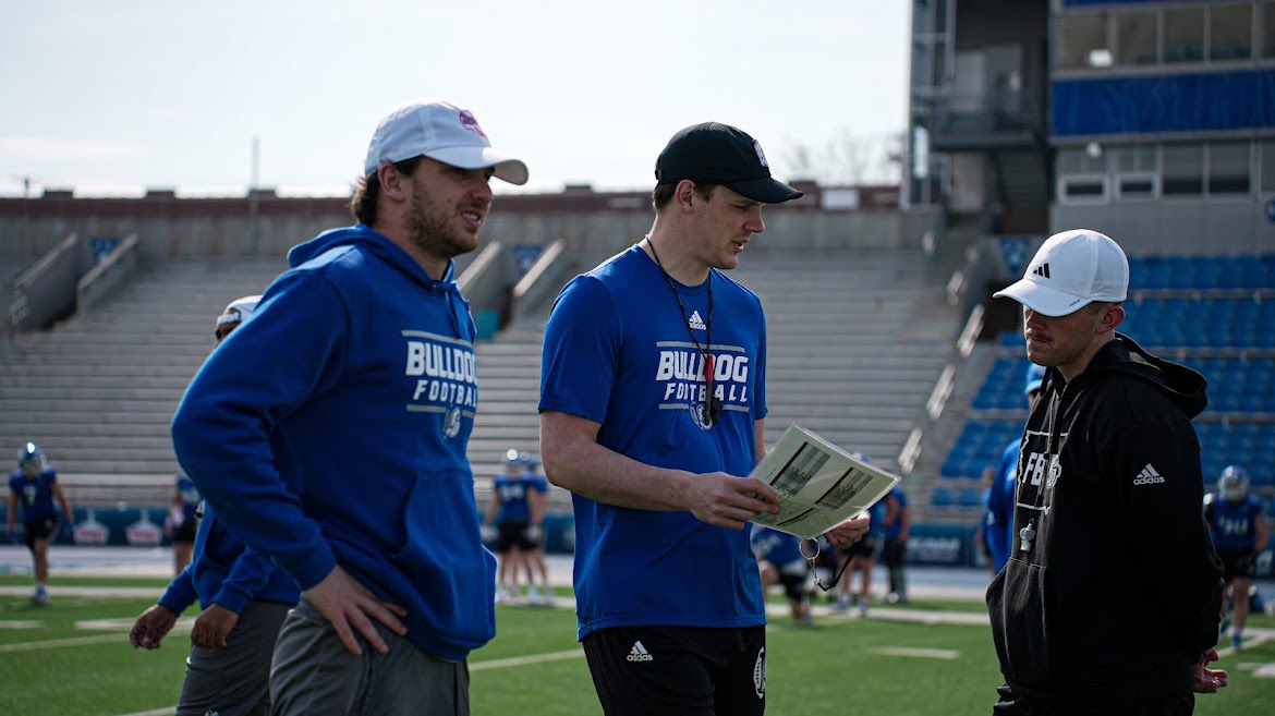 Spring ball with the Dogs 🐶