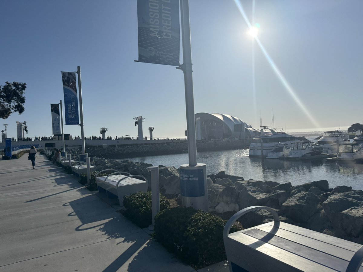 amgraeber's tweet photo. Excited to collaborate with Collegiate EduNation as we build ‘Batesville AgriTech Leadership Academy!’ We share this journey at ASU + GSV @ San Diego. Together, we’re building a platform for students to integrate AI into a future-ready workforce.🌟🚀 #BALA #UvaldeCISD #Innovation https://t.co/gsA95aX9Na
